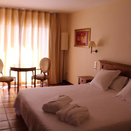 La Figuerola Hotel & Restaurant-3